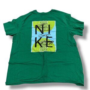 green nike tshirt
